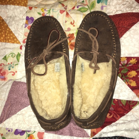 Brown Ugg slippers - Picture 1 of 6